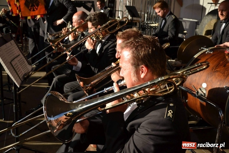 Zdjęcie w galerii na portalu naszraciborz.pl: Orkiestra Bundeswery wystąpiła na Zamku Piastowskim FOTO i WIDEO wiadomości z regionu