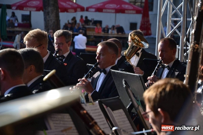 Zdjęcie w galerii na portalu naszraciborz.pl: Orkiestra Bundeswery wystąpiła na Zamku Piastowskim FOTO i WIDEO wiadomości z regionu