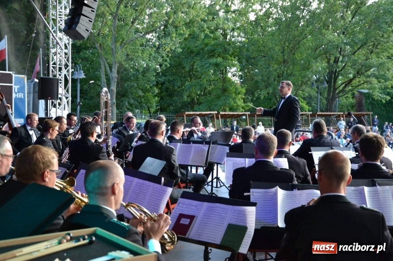 Zdjęcie w galerii na portalu naszraciborz.pl: Orkiestra Bundeswery wystąpiła na Zamku Piastowskim FOTO i WIDEO wiadomości z regionu