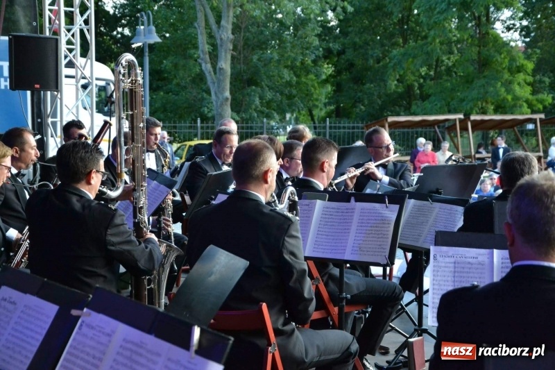 Zdjęcie w galerii na portalu naszraciborz.pl: Orkiestra Bundeswery wystąpiła na Zamku Piastowskim FOTO i WIDEO wiadomości z regionu