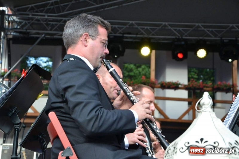 Zdjęcie w galerii na portalu naszraciborz.pl: Orkiestra Bundeswery wystąpiła na Zamku Piastowskim FOTO i WIDEO wiadomości z regionu