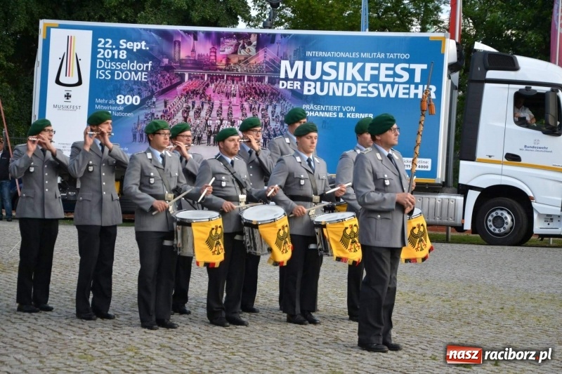 Zdjęcie w galerii na portalu naszraciborz.pl: Orkiestra Bundeswery wystąpiła na Zamku Piastowskim FOTO i WIDEO wiadomości z regionu