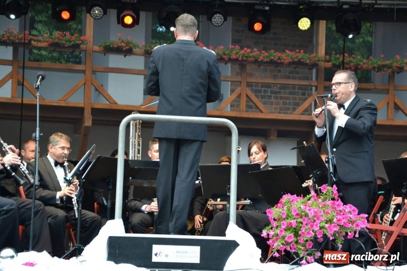 Zdjęcie w galerii na portalu naszraciborz.pl: Orkiestra Bundeswery wystąpiła na Zamku Piastowskim FOTO i WIDEO wiadomości z regionu