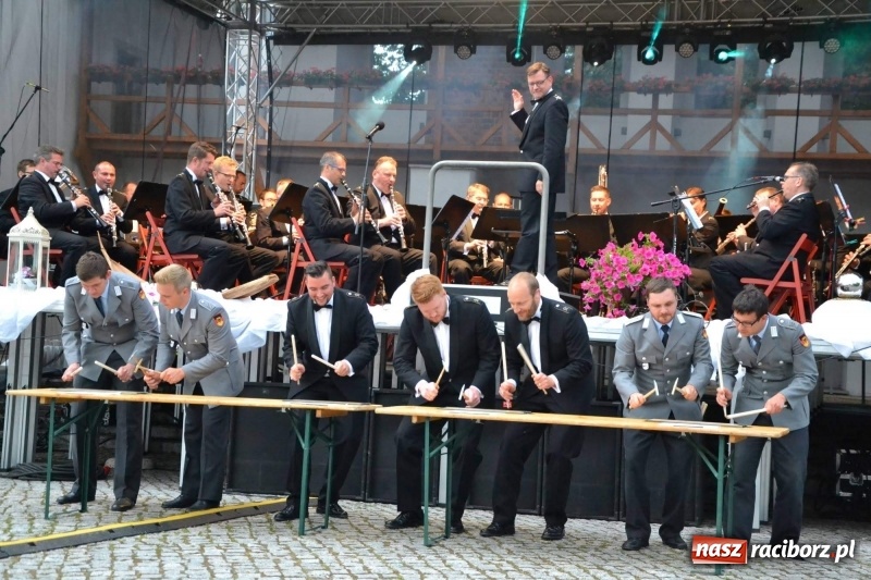Zdjęcie w galerii na portalu naszraciborz.pl: Orkiestra Bundeswery wystąpiła na Zamku Piastowskim FOTO i WIDEO wiadomości z regionu