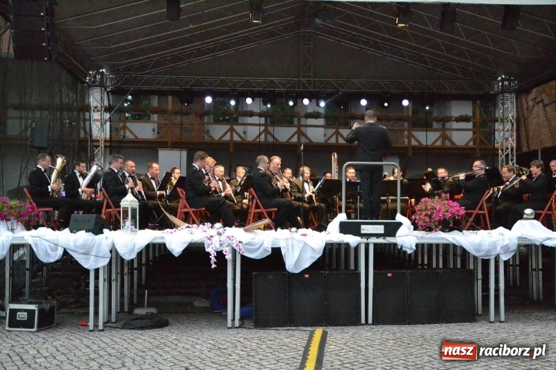 Zdjęcie w galerii na portalu naszraciborz.pl: Orkiestra Bundeswery wystąpiła na Zamku Piastowskim FOTO i WIDEO wiadomości z regionu