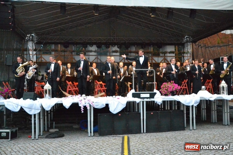 Zdjęcie w galerii na portalu naszraciborz.pl: Orkiestra Bundeswery wystąpiła na Zamku Piastowskim FOTO i WIDEO wiadomości z regionu