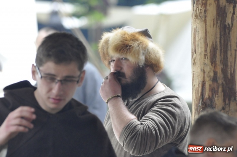 Zdjęcie w galerii na portalu naszraciborz.pl: Ruszył Raciborski Festiwal Średniowieczny. Zobaczcie leśne manewry wojów  wiadomości z regionu