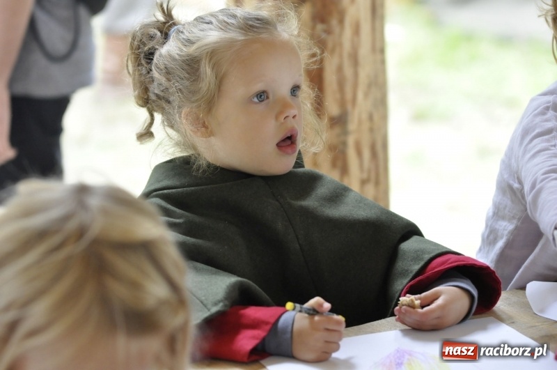 Zdjęcie w galerii na portalu naszraciborz.pl: Ruszył Raciborski Festiwal Średniowieczny. Zobaczcie leśne manewry wojów  wiadomości z regionu