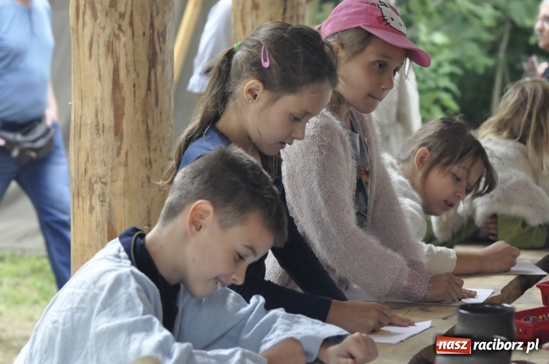 Zdjęcie w galerii na portalu naszraciborz.pl: Ruszył Raciborski Festiwal Średniowieczny. Zobaczcie leśne manewry wojów  wiadomości z regionu