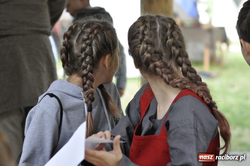 Zdjęcie w galerii na portalu naszraciborz.pl: Ruszył Raciborski Festiwal Średniowieczny. Zobaczcie leśne manewry wojów  wiadomości z regionu