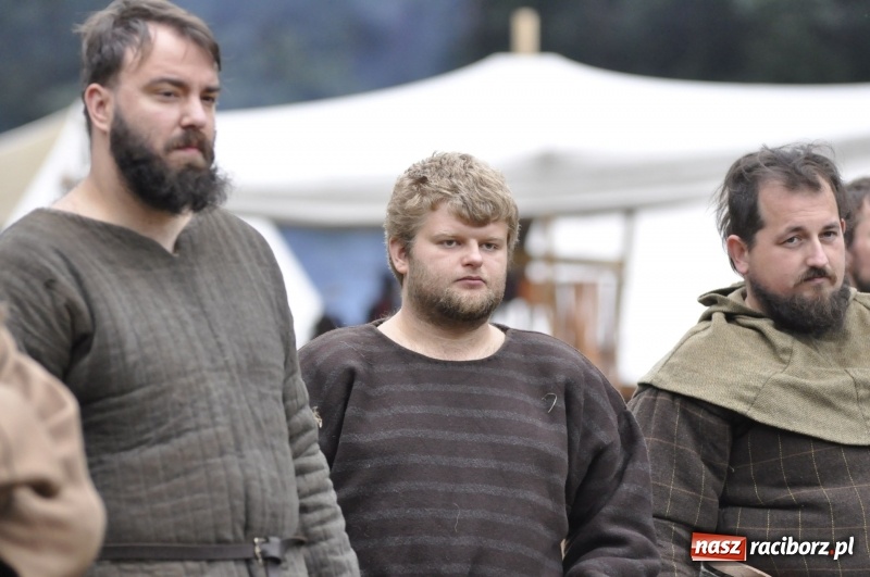 Zdjęcie w galerii na portalu naszraciborz.pl: Ruszył Raciborski Festiwal Średniowieczny. Zobaczcie leśne manewry wojów  wiadomości z regionu