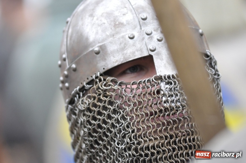 Zdjęcie w galerii na portalu naszraciborz.pl: Ruszył Raciborski Festiwal Średniowieczny. Zobaczcie leśne manewry wojów  wiadomości z regionu