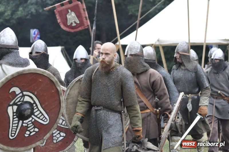 Zdjęcie w galerii na portalu naszraciborz.pl: Ruszył Raciborski Festiwal Średniowieczny. Zobaczcie leśne manewry wojów  wiadomości z regionu