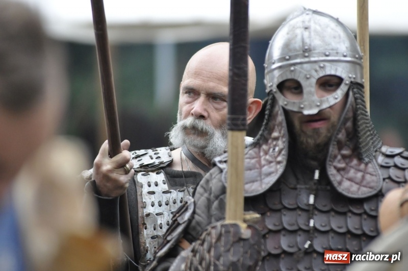 Zdjęcie w galerii na portalu naszraciborz.pl: Ruszył Raciborski Festiwal Średniowieczny. Zobaczcie leśne manewry wojów  wiadomości z regionu