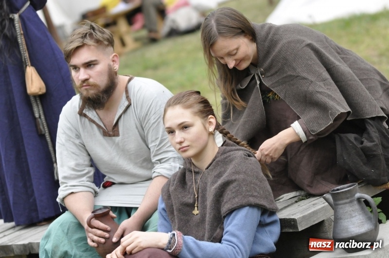 Zdjęcie w galerii na portalu naszraciborz.pl: Ruszył Raciborski Festiwal Średniowieczny. Zobaczcie leśne manewry wojów  wiadomości z regionu