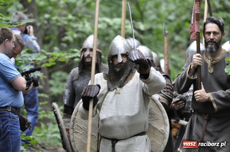 Zdjęcie w galerii na portalu naszraciborz.pl: Ruszył Raciborski Festiwal Średniowieczny. Zobaczcie leśne manewry wojów  wiadomości z regionu