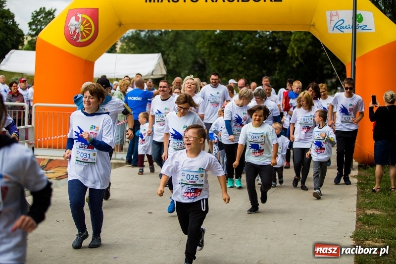 Zdjęcie w galerii na portalu naszraciborz.pl: Idealna pogoda i spora frekwencja. Pobiegli bez barier po raz trzeci FOTO i WIDEO wiadomości z regionu