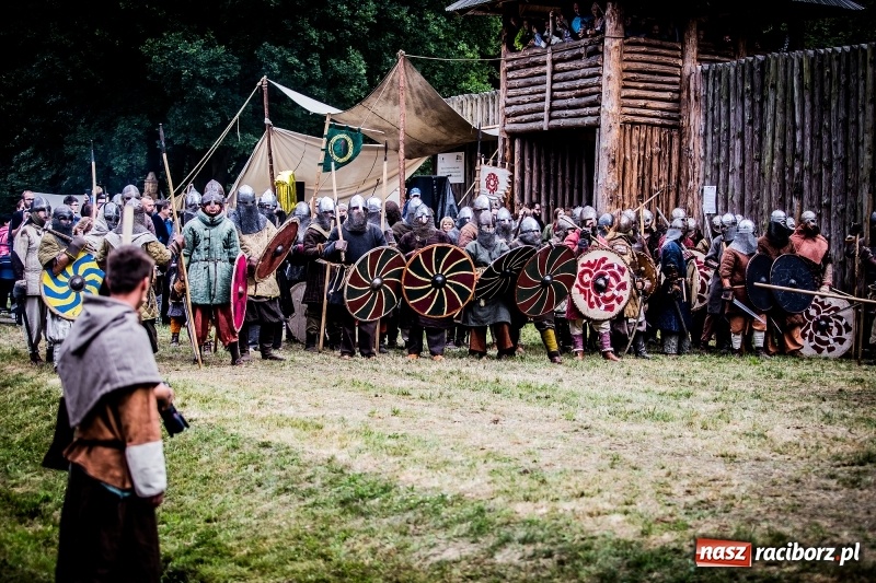 Zdjęcie w galerii na portalu naszraciborz.pl: Chwała Racibórz! Wojowie stoczyli bitwę na śmierć i życie FOTO i WIDEO wiadomości z regionu