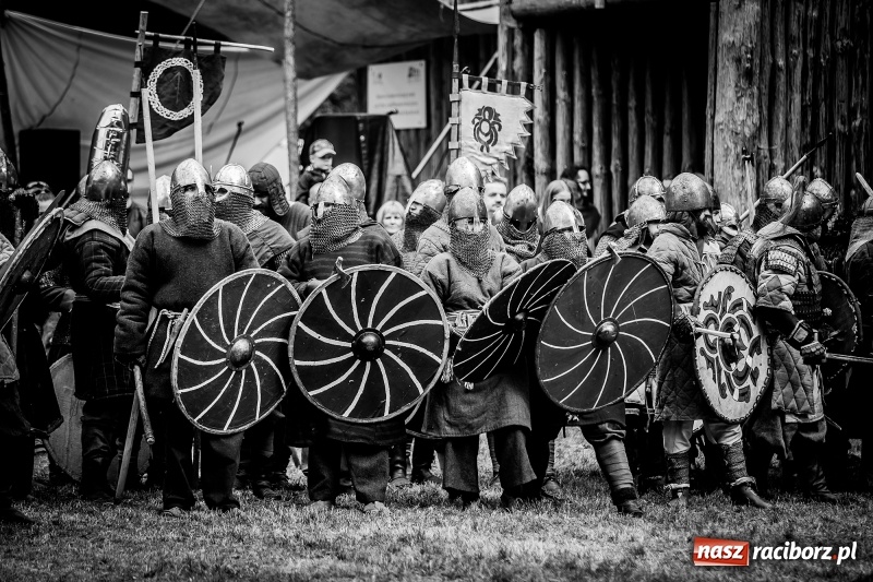 Zdjęcie w galerii na portalu naszraciborz.pl: Chwała Racibórz! Wojowie stoczyli bitwę na śmierć i życie FOTO i WIDEO wiadomości z regionu