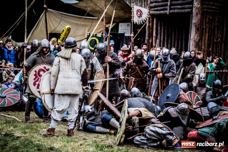 Zdjęcie w galerii na portalu naszraciborz.pl: Chwała Racibórz! Wojowie stoczyli bitwę na śmierć i życie FOTO i WIDEO wiadomości z regionu