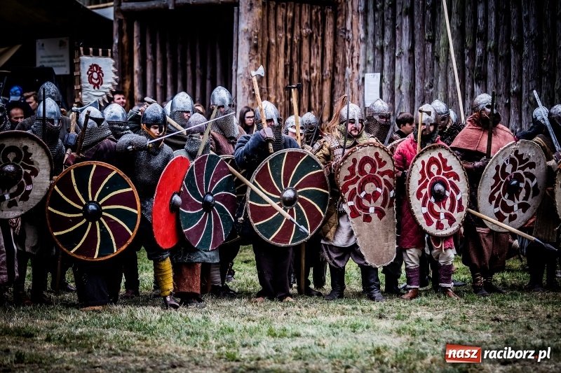 Zdjęcie w galerii na portalu naszraciborz.pl: Chwała Racibórz! Wojowie stoczyli bitwę na śmierć i życie FOTO i WIDEO wiadomości z regionu