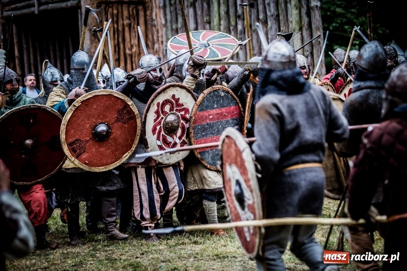 Zdjęcie w galerii na portalu naszraciborz.pl: Chwała Racibórz! Wojowie stoczyli bitwę na śmierć i życie FOTO i WIDEO wiadomości z regionu