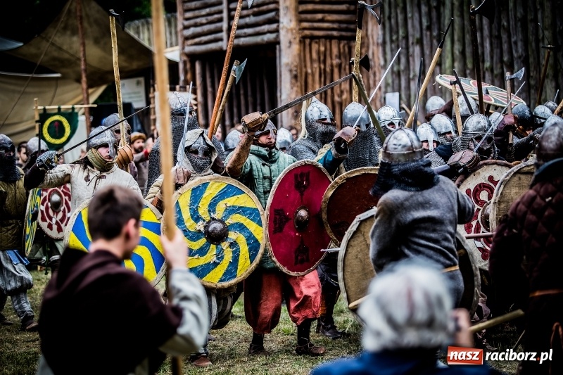 Zdjęcie w galerii na portalu naszraciborz.pl: Chwała Racibórz! Wojowie stoczyli bitwę na śmierć i życie FOTO i WIDEO wiadomości z regionu