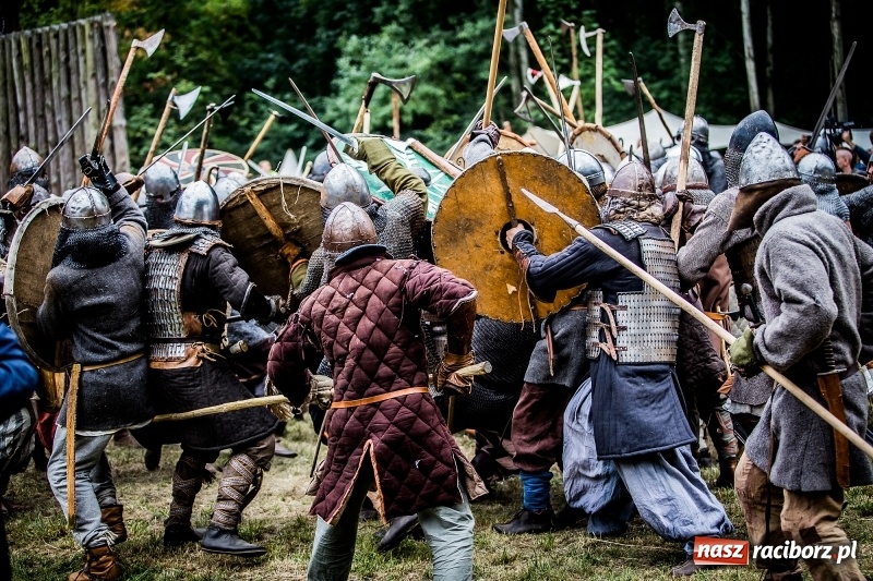 Zdjęcie w galerii na portalu naszraciborz.pl: Chwała Racibórz! Wojowie stoczyli bitwę na śmierć i życie FOTO i WIDEO wiadomości z regionu