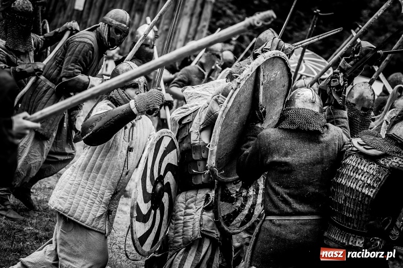 Zdjęcie w galerii na portalu naszraciborz.pl: Chwała Racibórz! Wojowie stoczyli bitwę na śmierć i życie FOTO i WIDEO wiadomości z regionu