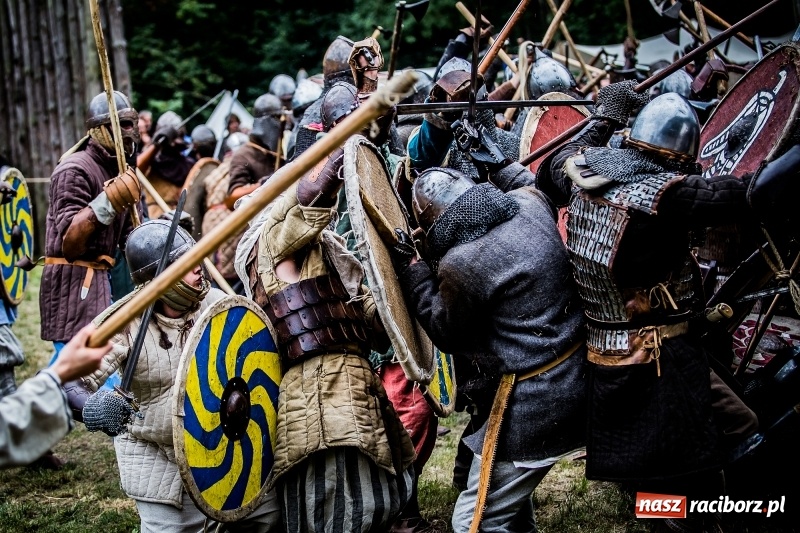 Zdjęcie w galerii na portalu naszraciborz.pl: Chwała Racibórz! Wojowie stoczyli bitwę na śmierć i życie FOTO i WIDEO wiadomości z regionu