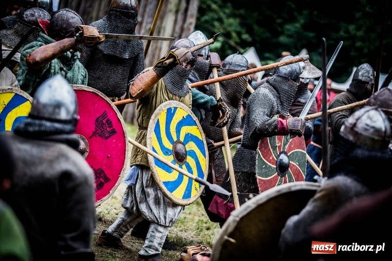 Zdjęcie w galerii na portalu naszraciborz.pl: Chwała Racibórz! Wojowie stoczyli bitwę na śmierć i życie FOTO i WIDEO wiadomości z regionu