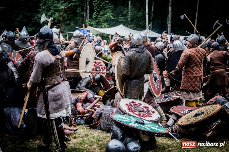 Zdjęcie w galerii na portalu naszraciborz.pl: Chwała Racibórz! Wojowie stoczyli bitwę na śmierć i życie FOTO i WIDEO wiadomości z regionu