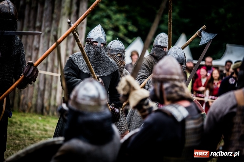 Zdjęcie w galerii na portalu naszraciborz.pl: Chwała Racibórz! Wojowie stoczyli bitwę na śmierć i życie FOTO i WIDEO wiadomości z regionu