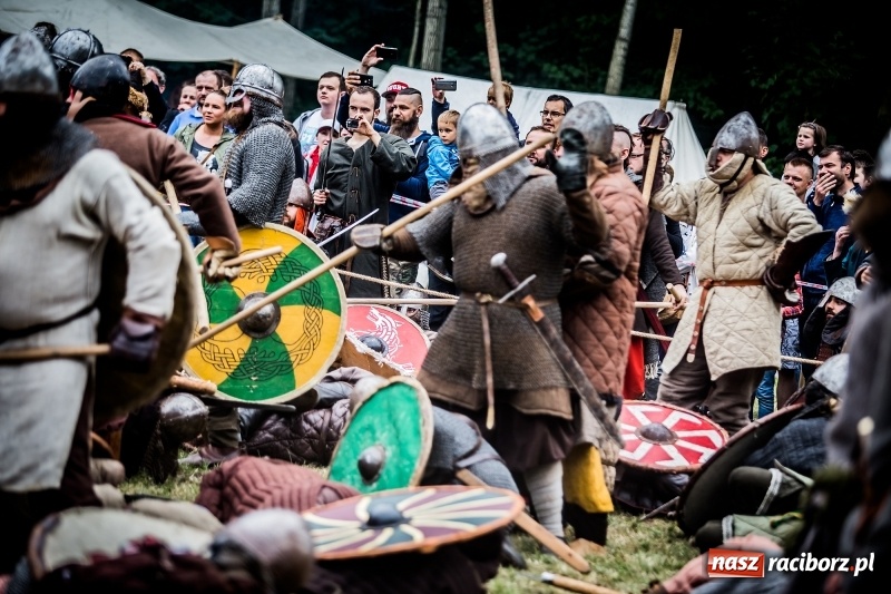 Zdjęcie w galerii na portalu naszraciborz.pl: Chwała Racibórz! Wojowie stoczyli bitwę na śmierć i życie FOTO i WIDEO wiadomości z regionu