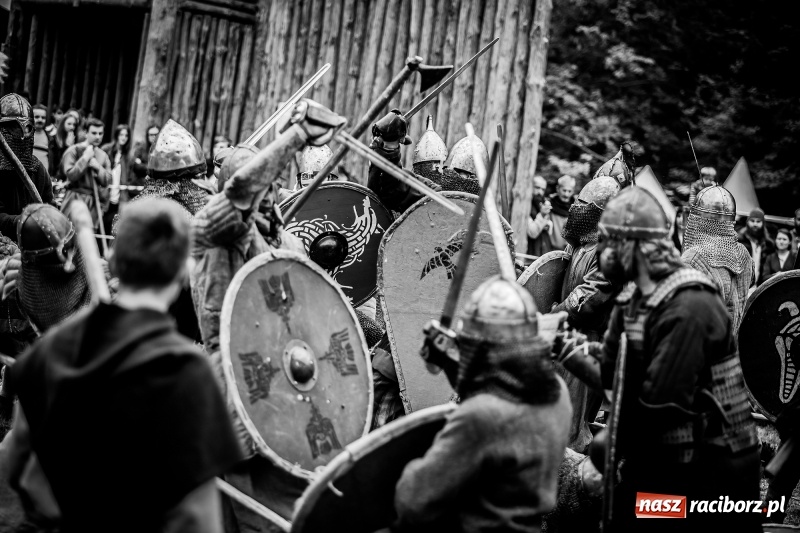 Zdjęcie w galerii na portalu naszraciborz.pl: Chwała Racibórz! Wojowie stoczyli bitwę na śmierć i życie FOTO i WIDEO wiadomości z regionu