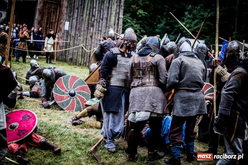 Zdjęcie w galerii na portalu naszraciborz.pl: Chwała Racibórz! Wojowie stoczyli bitwę na śmierć i życie FOTO i WIDEO wiadomości z regionu