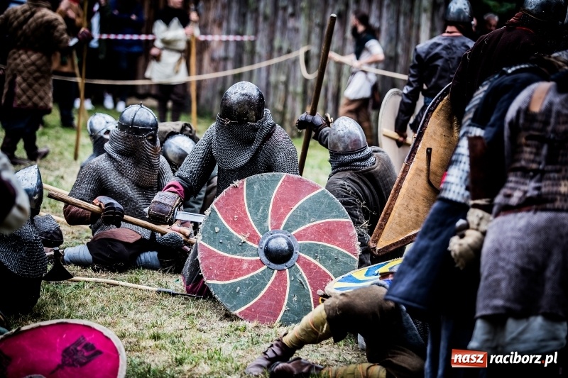 Zdjęcie w galerii na portalu naszraciborz.pl: Chwała Racibórz! Wojowie stoczyli bitwę na śmierć i życie FOTO i WIDEO wiadomości z regionu