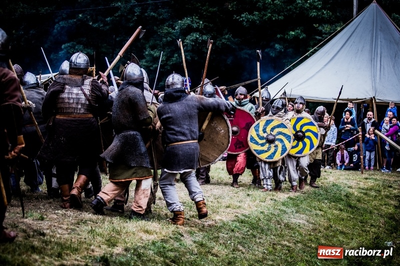 Zdjęcie w galerii na portalu naszraciborz.pl: Chwała Racibórz! Wojowie stoczyli bitwę na śmierć i życie FOTO i WIDEO wiadomości z regionu