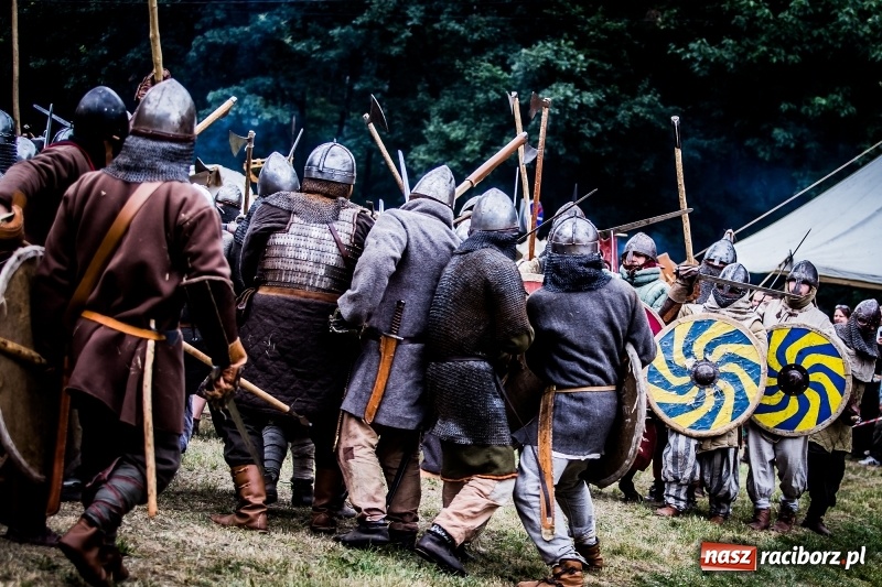 Zdjęcie w galerii na portalu naszraciborz.pl: Chwała Racibórz! Wojowie stoczyli bitwę na śmierć i życie FOTO i WIDEO wiadomości z regionu