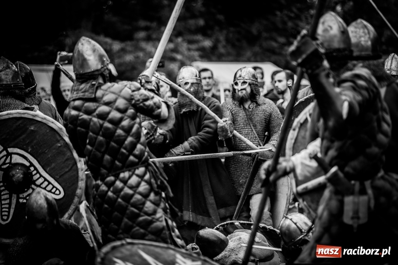 Zdjęcie w galerii na portalu naszraciborz.pl: Chwała Racibórz! Wojowie stoczyli bitwę na śmierć i życie FOTO i WIDEO wiadomości z regionu