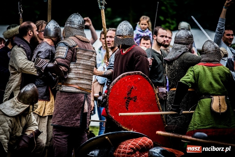 Zdjęcie w galerii na portalu naszraciborz.pl: Chwała Racibórz! Wojowie stoczyli bitwę na śmierć i życie FOTO i WIDEO wiadomości z regionu