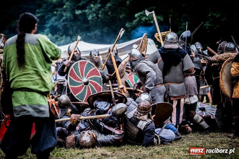 Zdjęcie w galerii na portalu naszraciborz.pl: Chwała Racibórz! Wojowie stoczyli bitwę na śmierć i życie FOTO i WIDEO wiadomości z regionu