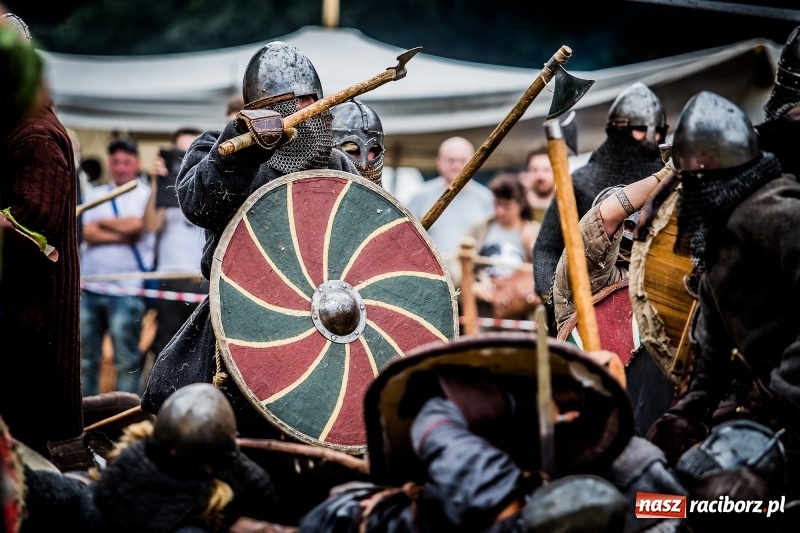Zdjęcie w galerii na portalu naszraciborz.pl: Chwała Racibórz! Wojowie stoczyli bitwę na śmierć i życie FOTO i WIDEO wiadomości z regionu