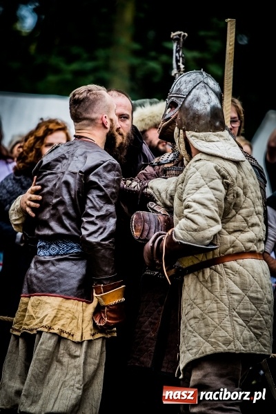 Zdjęcie w galerii na portalu naszraciborz.pl: Chwała Racibórz! Wojowie stoczyli bitwę na śmierć i życie FOTO i WIDEO wiadomości z regionu