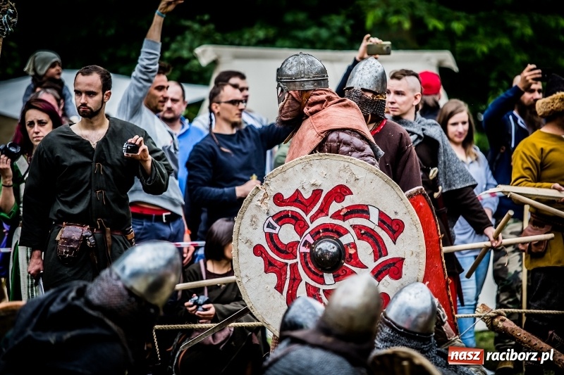 Zdjęcie w galerii na portalu naszraciborz.pl: Chwała Racibórz! Wojowie stoczyli bitwę na śmierć i życie FOTO i WIDEO wiadomości z regionu