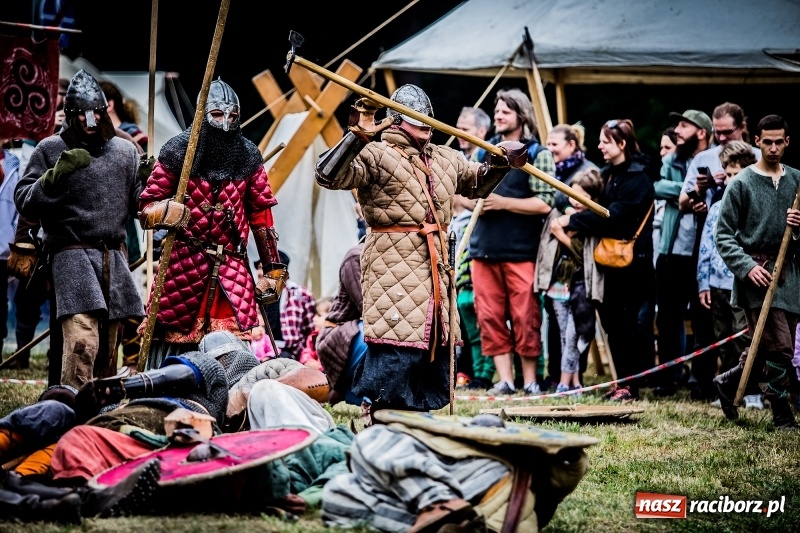 Zdjęcie w galerii na portalu naszraciborz.pl: Chwała Racibórz! Wojowie stoczyli bitwę na śmierć i życie FOTO i WIDEO wiadomości z regionu
