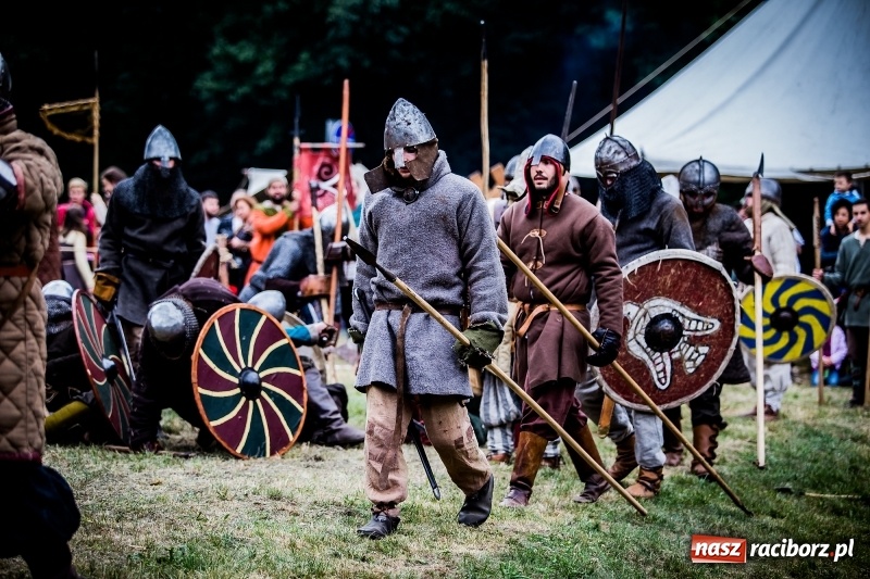 Zdjęcie w galerii na portalu naszraciborz.pl: Chwała Racibórz! Wojowie stoczyli bitwę na śmierć i życie FOTO i WIDEO wiadomości z regionu