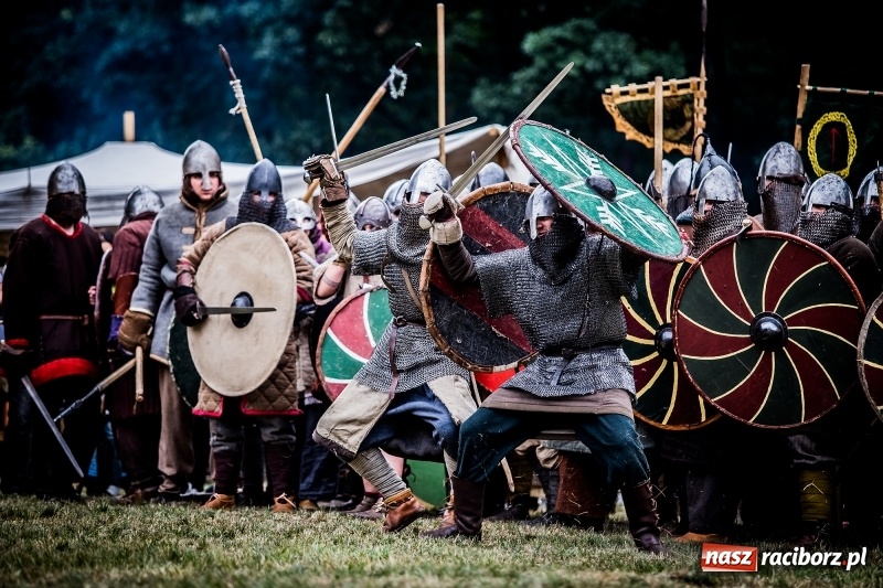 Zdjęcie w galerii na portalu naszraciborz.pl: Chwała Racibórz! Wojowie stoczyli bitwę na śmierć i życie FOTO i WIDEO wiadomości z regionu