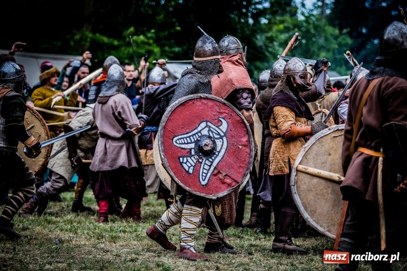 Zdjęcie w galerii na portalu naszraciborz.pl: Chwała Racibórz! Wojowie stoczyli bitwę na śmierć i życie FOTO i WIDEO wiadomości z regionu