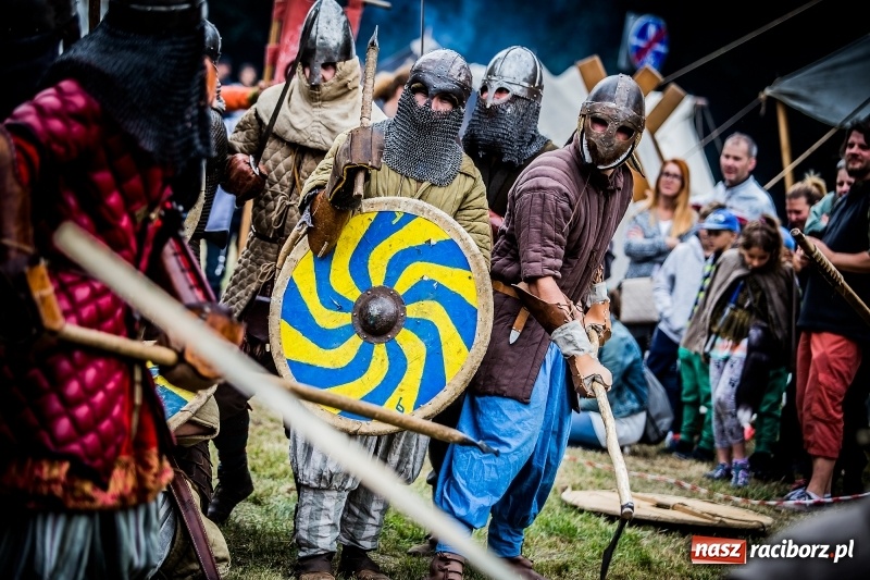 Zdjęcie w galerii na portalu naszraciborz.pl: Chwała Racibórz! Wojowie stoczyli bitwę na śmierć i życie FOTO i WIDEO wiadomości z regionu
